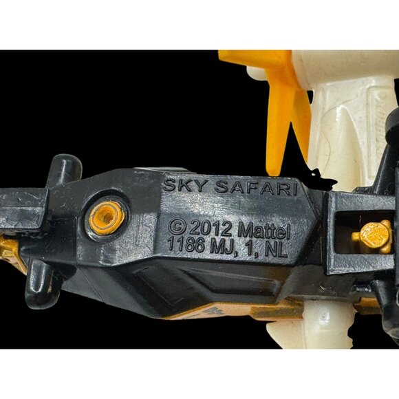 Mattel 2012 Sky Safari SB108 Orange/White Toy Helicopter Collectible Die-Cast Mo - Picture 3 of 9